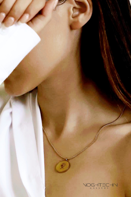 گردنبند زنانه مدل سکه الیزابت رنگ ثابت وارزان