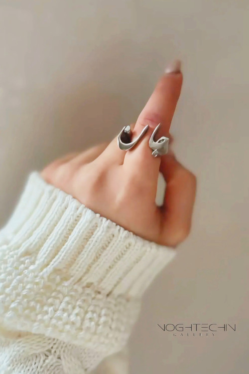 انگشتر زنانه کلمه ی جان نقره ۹۲۵ عیار ورنگ ثابت