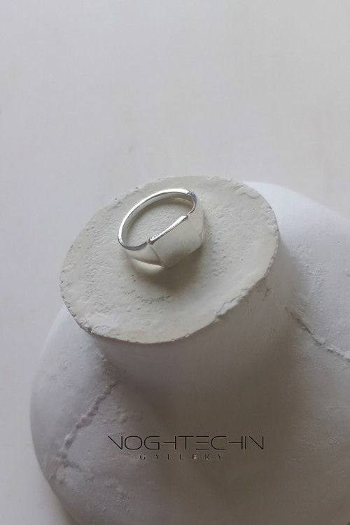 انگشتر مربعی زنانه آبکاری نقره وارزان قیمت