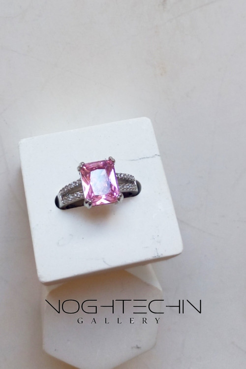 خرید انگشتر جدید وترند جواهری نگین صورتی ارزان قیمت