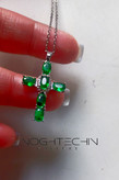 گردنبند جواهری سبز مدل صلیب