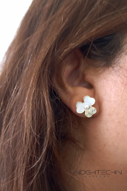 خرید گوشواره زنانه مدل گل مرواریدی