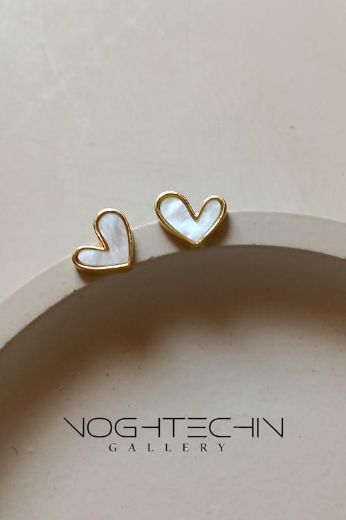 سفارش گوشواره جدید وظریف دخترانه مدل قلب میناکاری سفید با قیمت مناسب