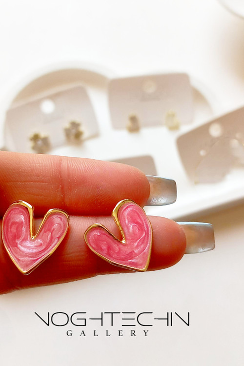 سفارش گوشواره جدید دخترانه مدل قلب دفرمه میناکاری شده