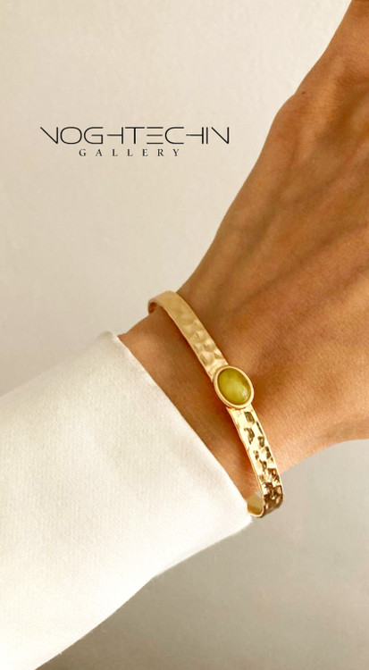 خرید بنگل زنانه جدید با نگین یشمی با قیمت مناسب