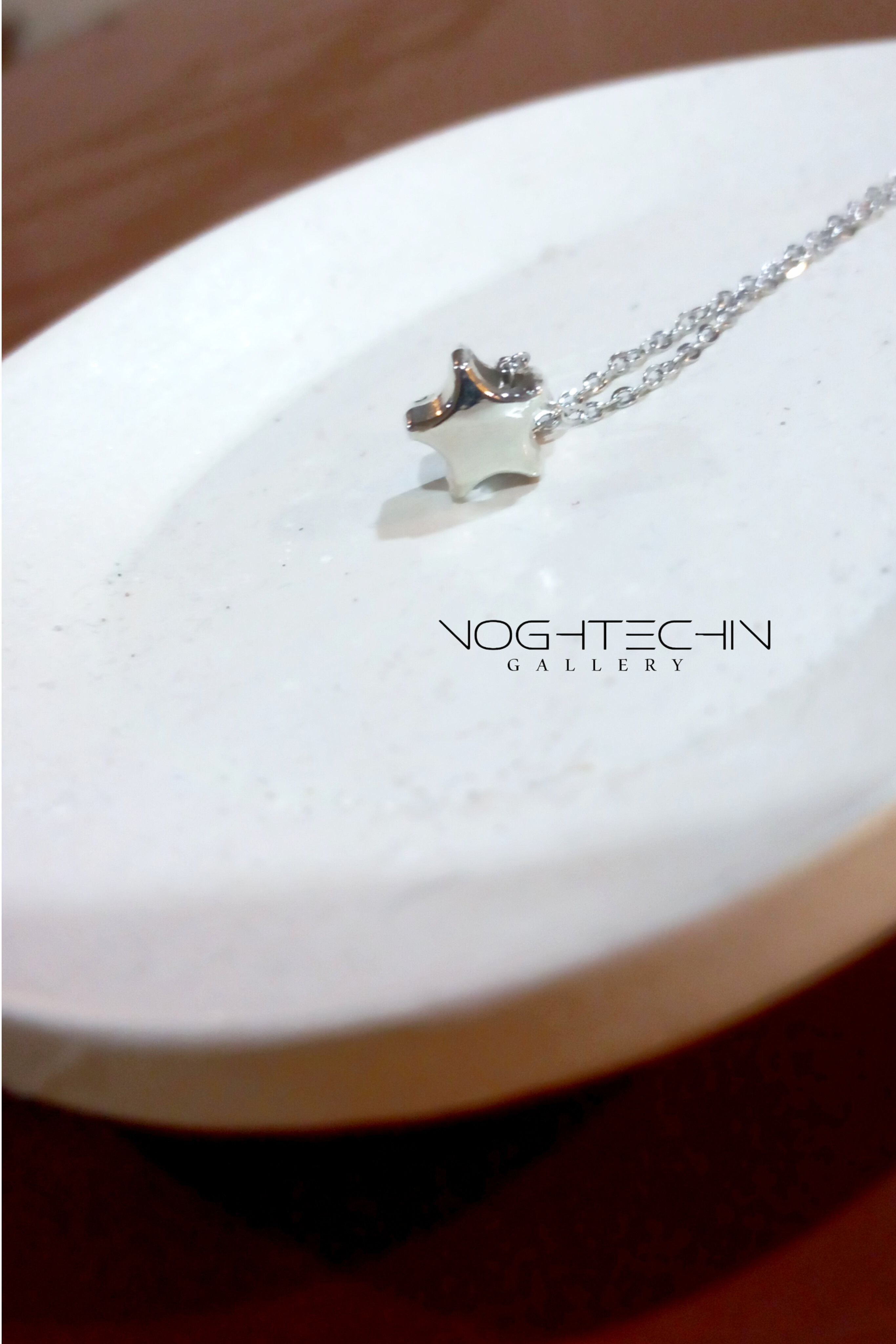 خرید گردنبند زنانه ظریف وشیک با قیمت ارزان