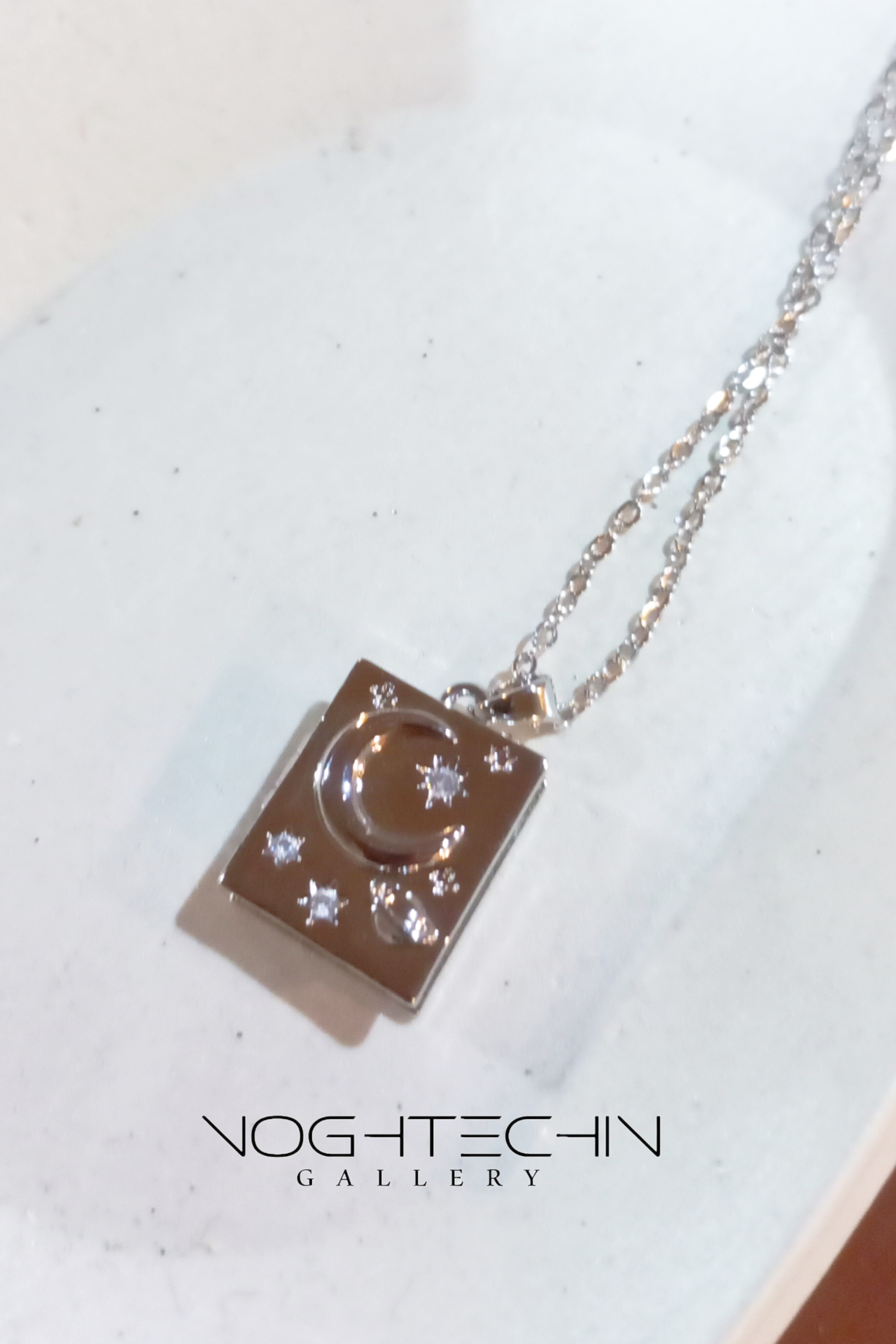 خرید گردنبند مدل کتاب قاب عکسی با قیمت ارزان