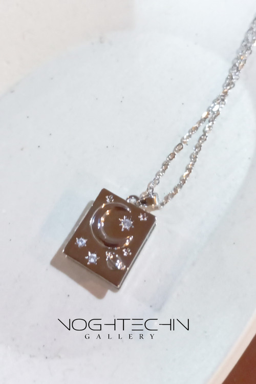 خرید گردنبند مدل کتاب قاب عکسی با قیمت ارزان