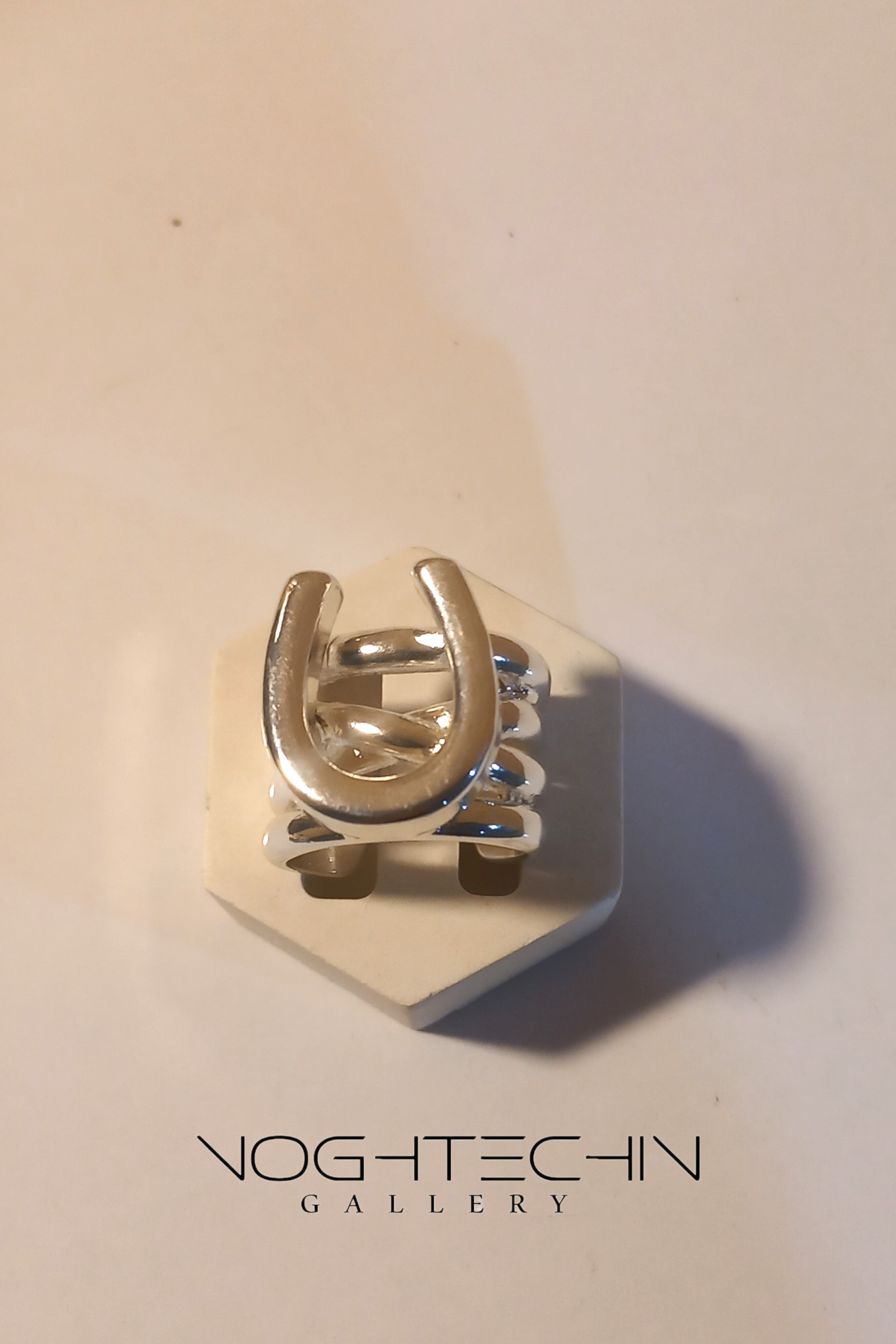 خرید انگشتر زنانه جدید مدل نعل با قیمت مناسب