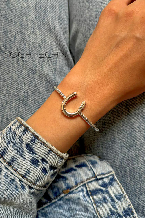 خرید دستبند ترند وخاص زنانه نقره باقیمت مناسب