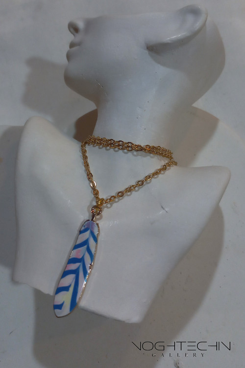 خرید گردنبند خاص زنانه مدل پَر مبناکاری شده با قیمت ارزان