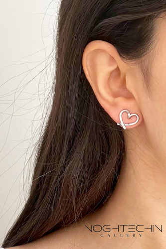 خرید گوشواره خاص زنانه مدل قلب نقره ای با قیمت ارزان