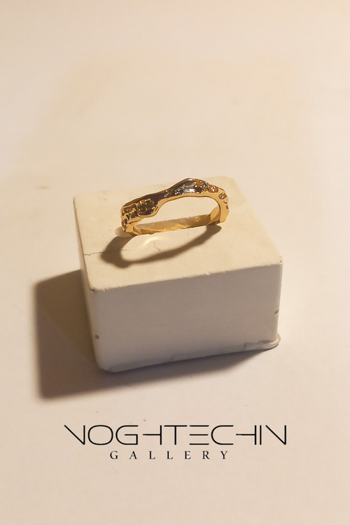 خرید انگشتر زنانه مدل دفرمه مینیمال طرح طلا با قیمت ارزان