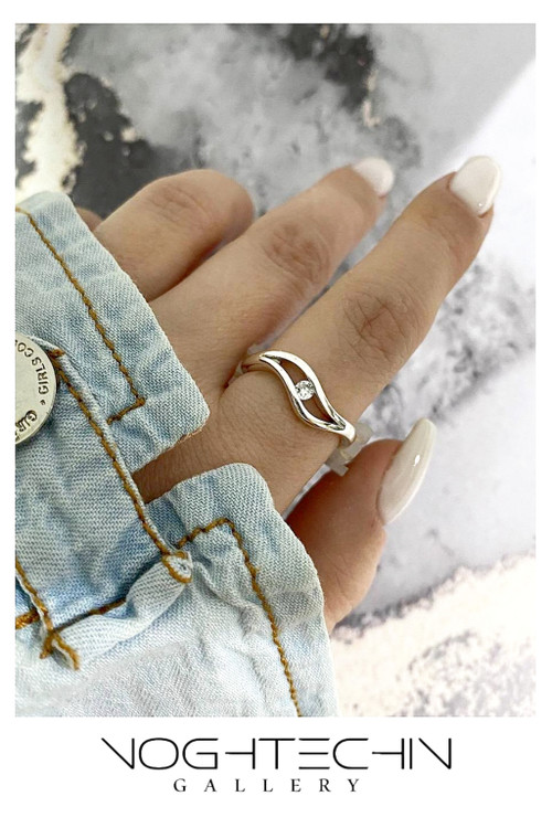 خرید انگشتر زنانه استیل خاص وترند مدل تک نگین با قیمت مناسب