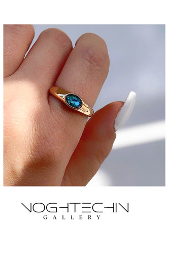 خرید انگشتر زنانه جواهری مدل تک نگین آبی طرح طلا با قیمت مناسب