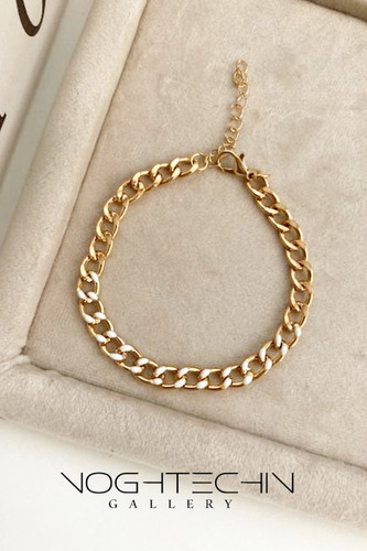 خرید دستبند زنانه خاص وساده مدل کارتبه میناکاری سفید طرح طلا با قیمت مناسب