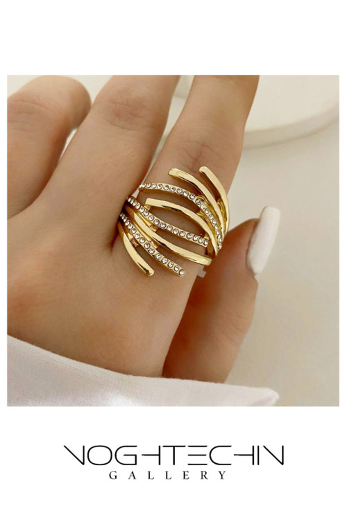 خرید انگشتر زنانه خاص وشیک مدل شاخه ی درهم جواهری طرح طلا با قیمت مناسب