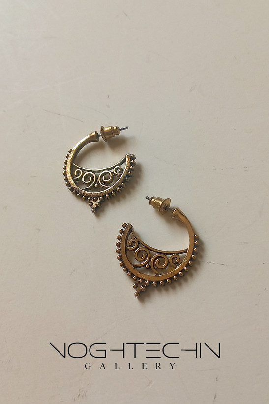 خریدگوشواره زنانه برند فشن مدل تاج سنتی حلقه ای سیاه قلم با قیمت مناسب